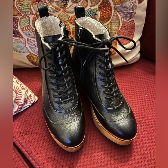 Kelsi Dagger Wise Platform Bootie~Worn once Runs big